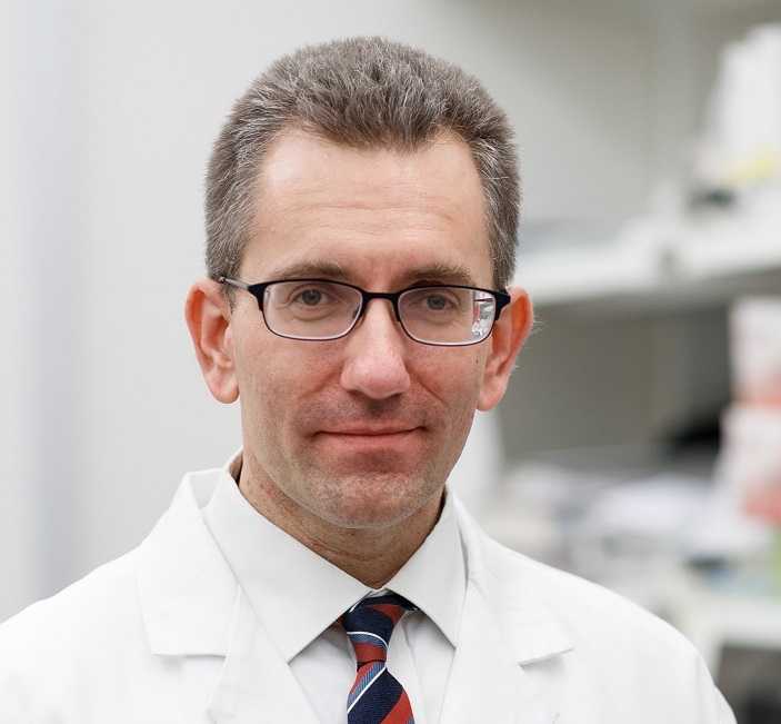 Timothy Niewold's headshot